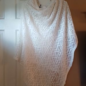 Women's Pullover White Poncho (One-Size)